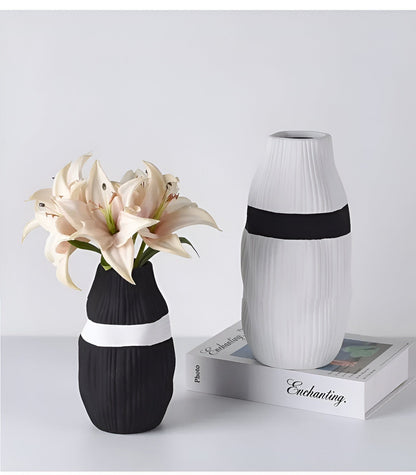 Contrast Ribbon Textured Ceramic Vase