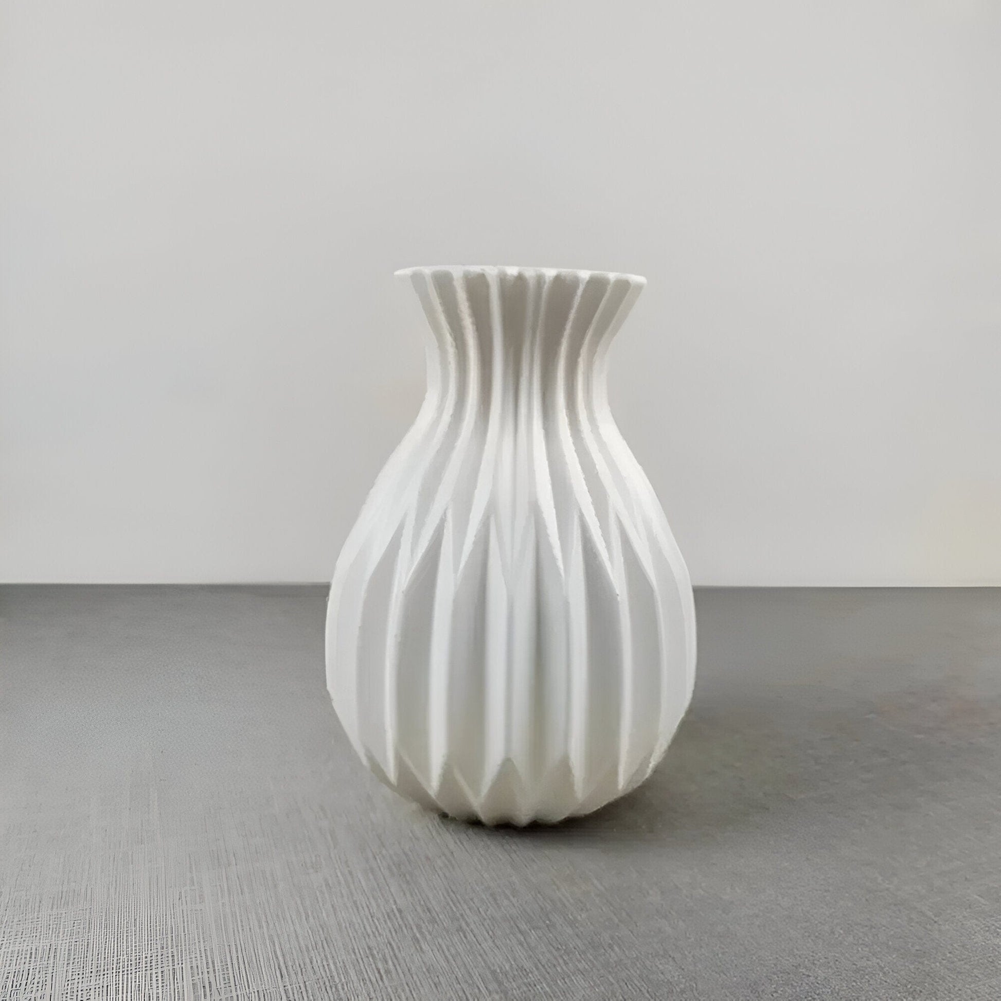 Elegant Plastic Vase Home Décor