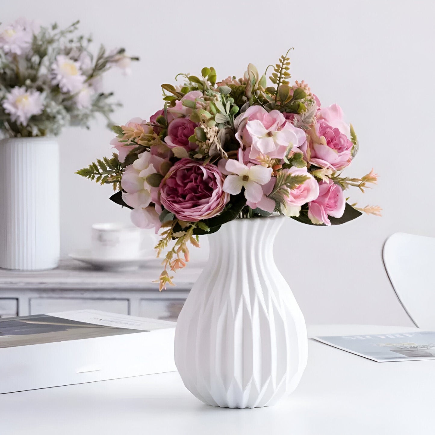 Elegant Plastic Vase Home Décor