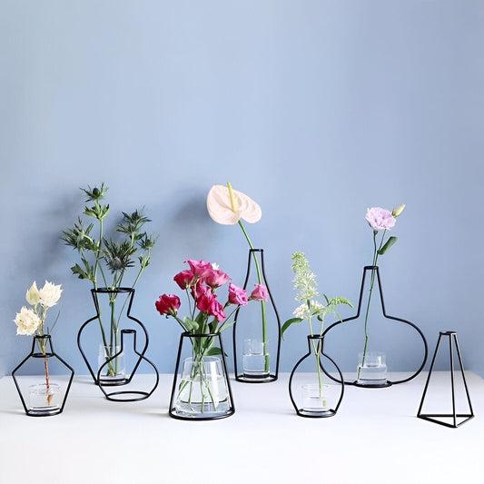 Minimal Iron Line Vase Holder